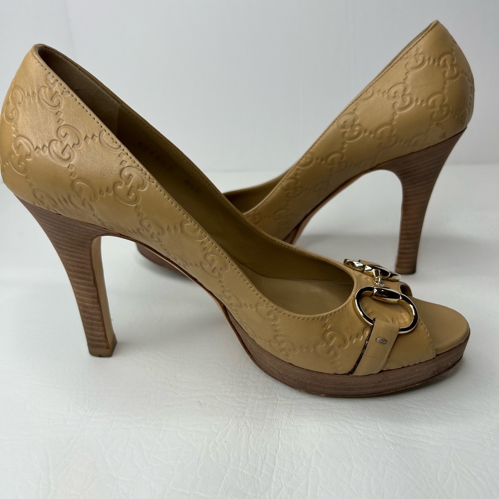 Gucci Guccisimma Horsebit Open Toe Light Sand Leather Heels Size 8.5